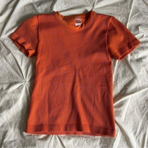Aritzia Sunday Best Womens XS Orange Sinchseamless Rib Willow T-Shirt - Picture 1 of 6